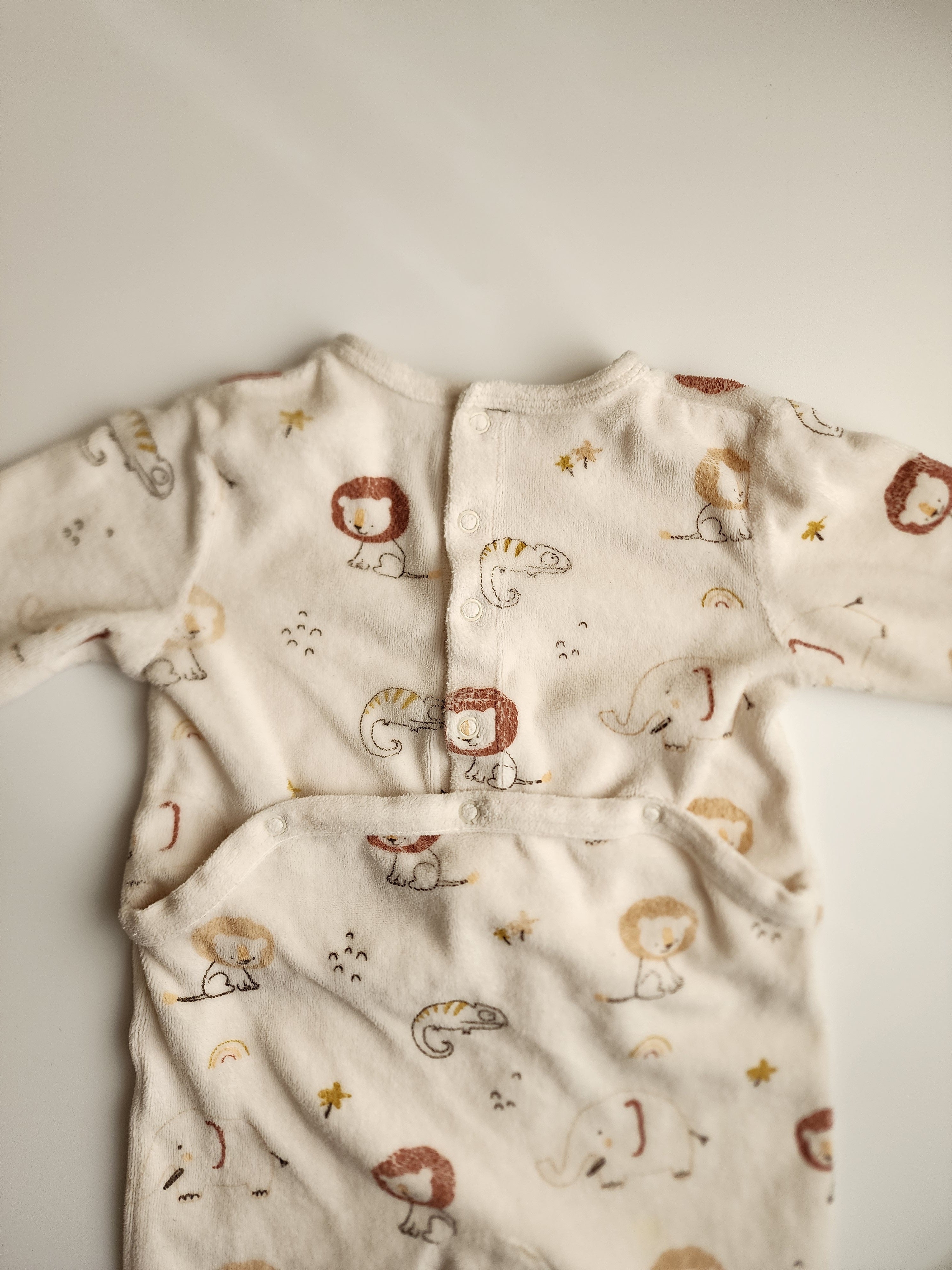 Pyjama Kiabi polaire – 12 mois (taille petit) – Très bon état