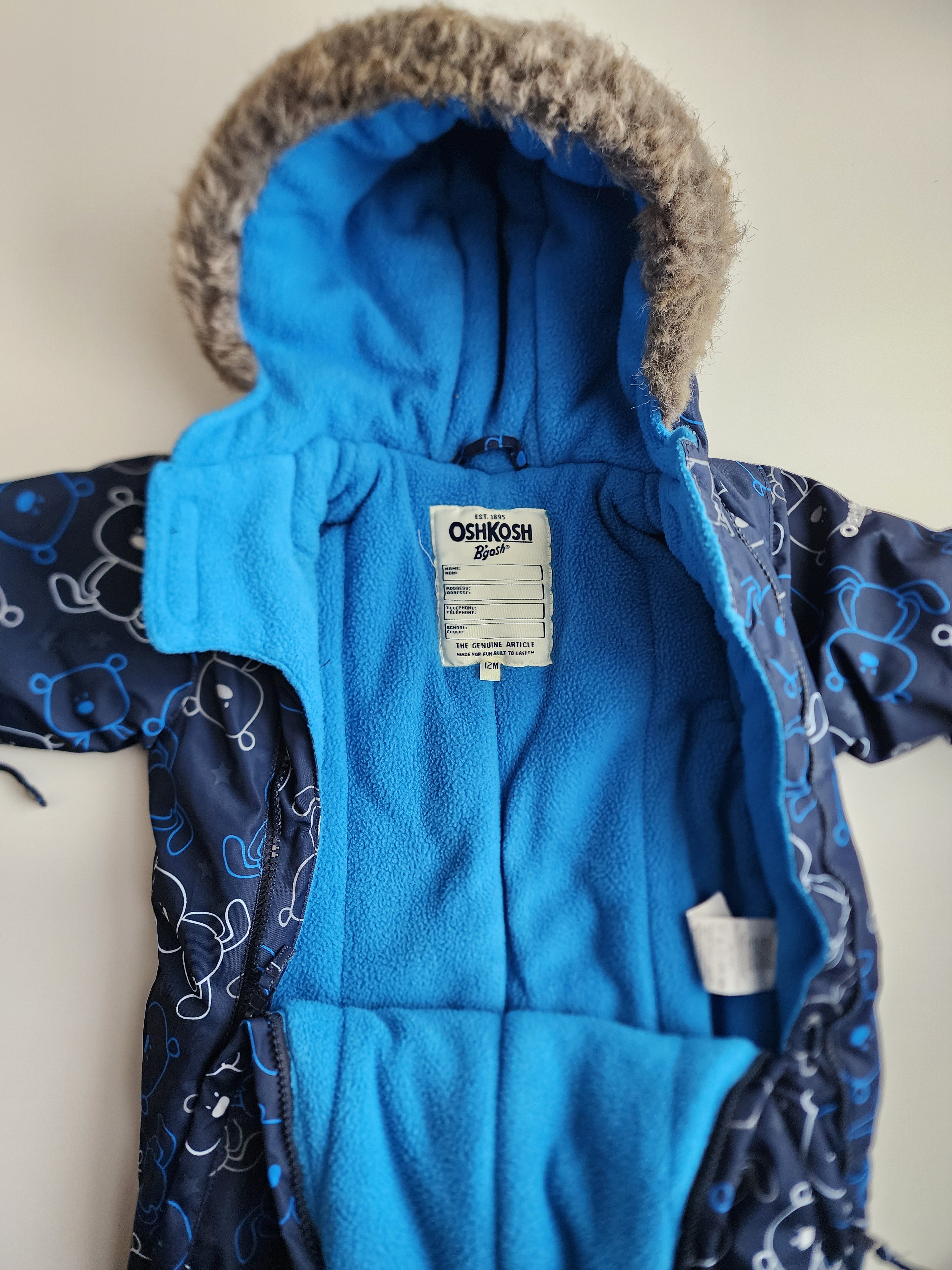 Combinaison de neige OshKosh mains pieds intégrés– 12 mois – Très bon état