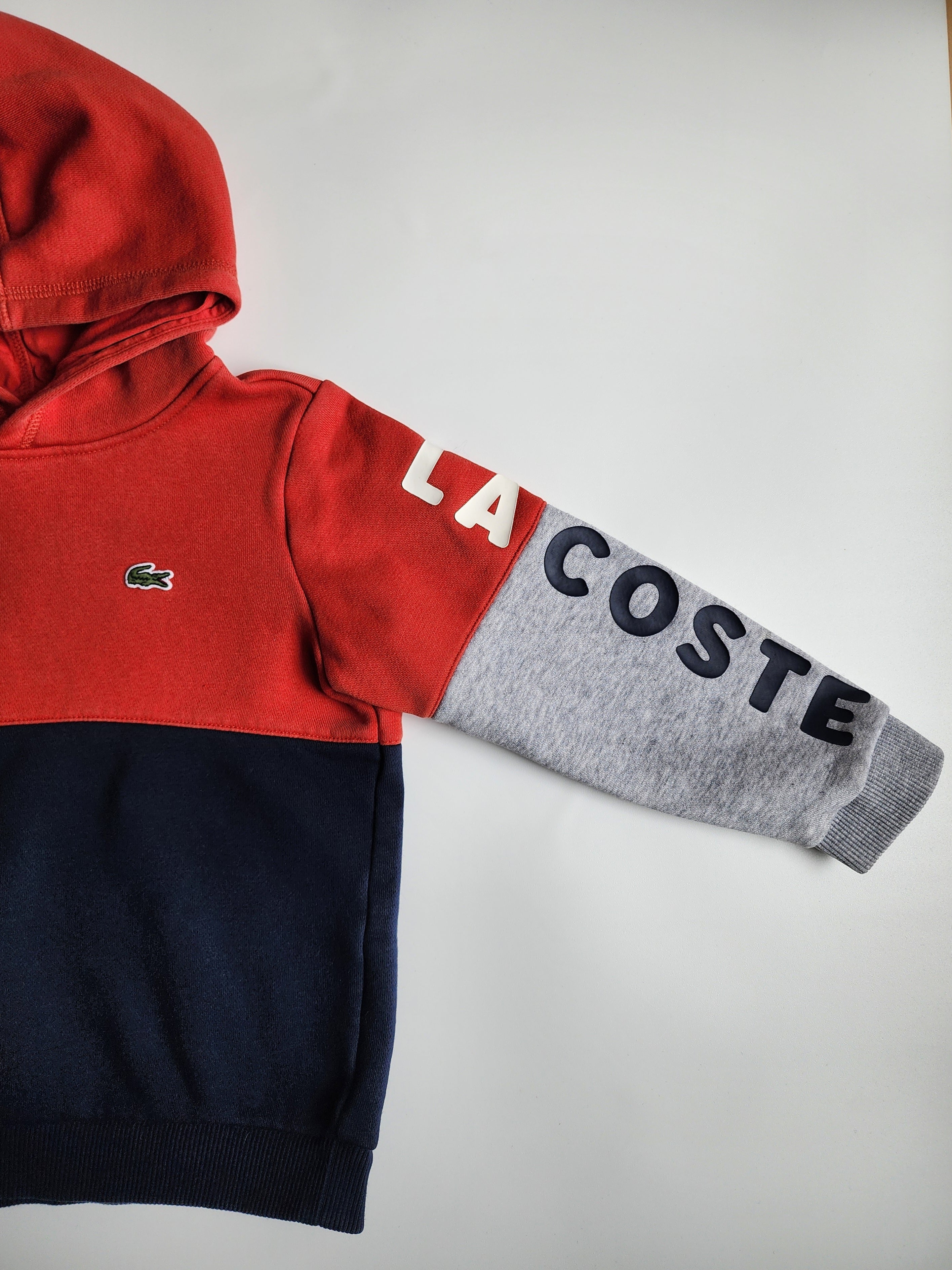 Sweat à capuche Lacoste – 4 ans – Très bon état