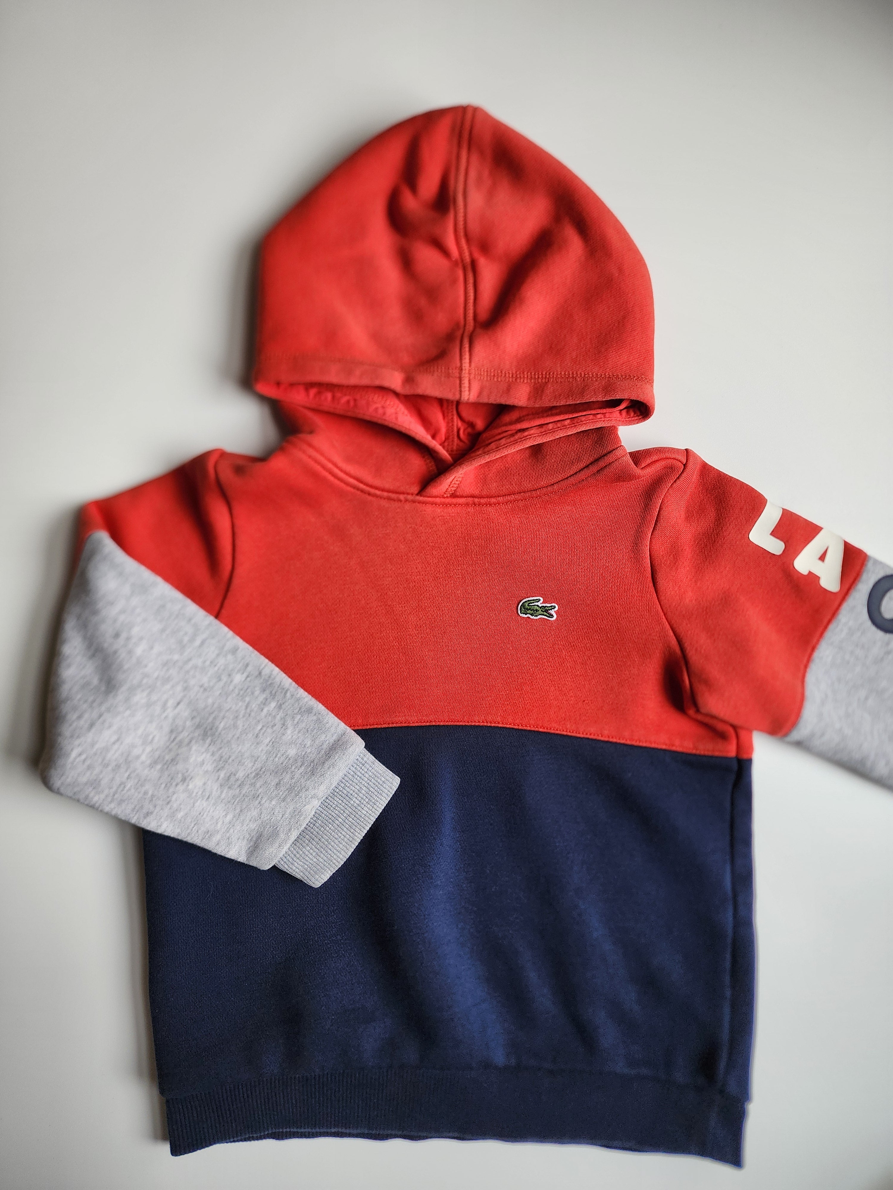Sweat à capuche Lacoste – 4 ans – Très bon état