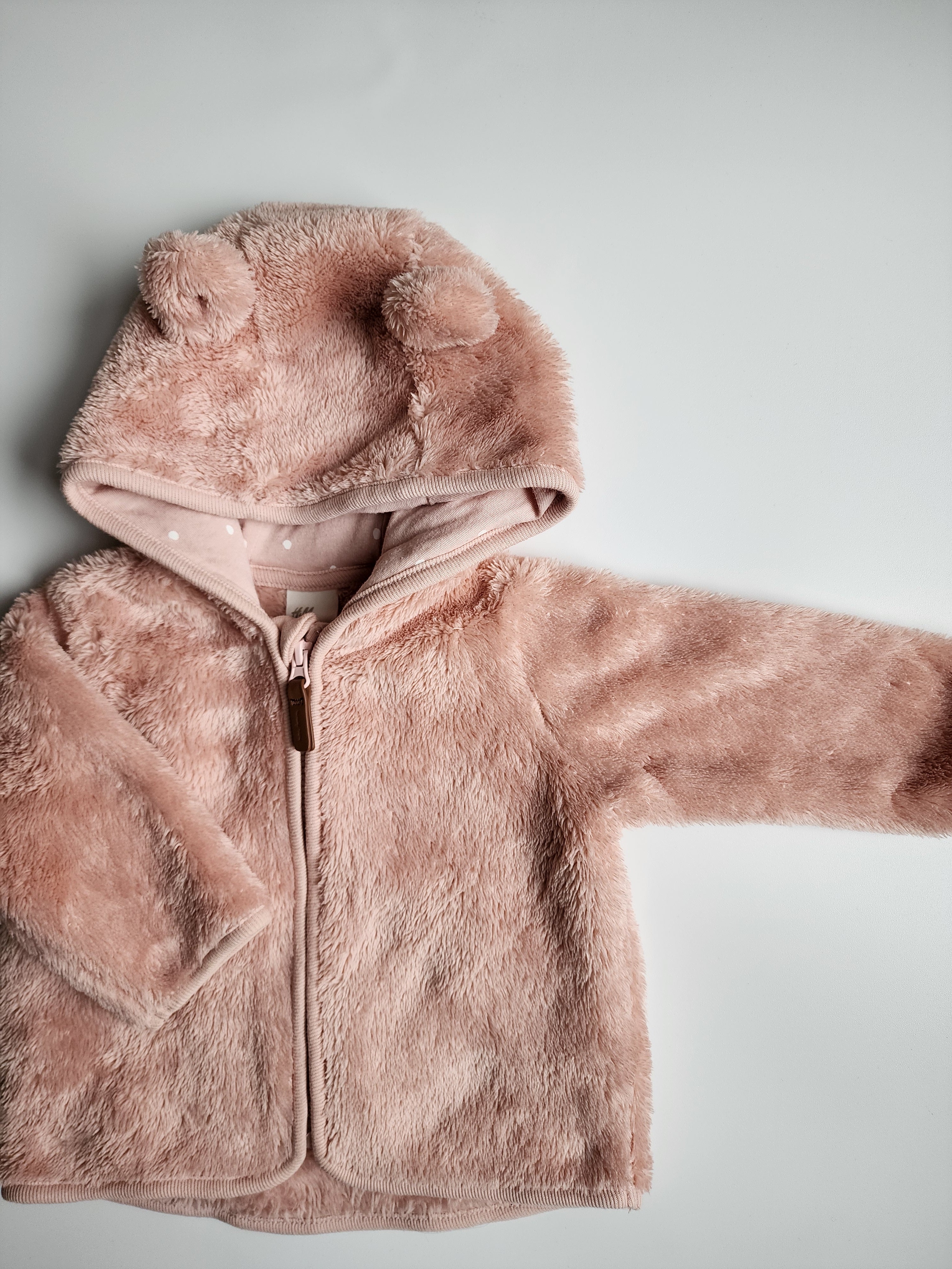 Veste polaire H&M avec capuche – 2-4 mois – Rose poudré – Très bon état
