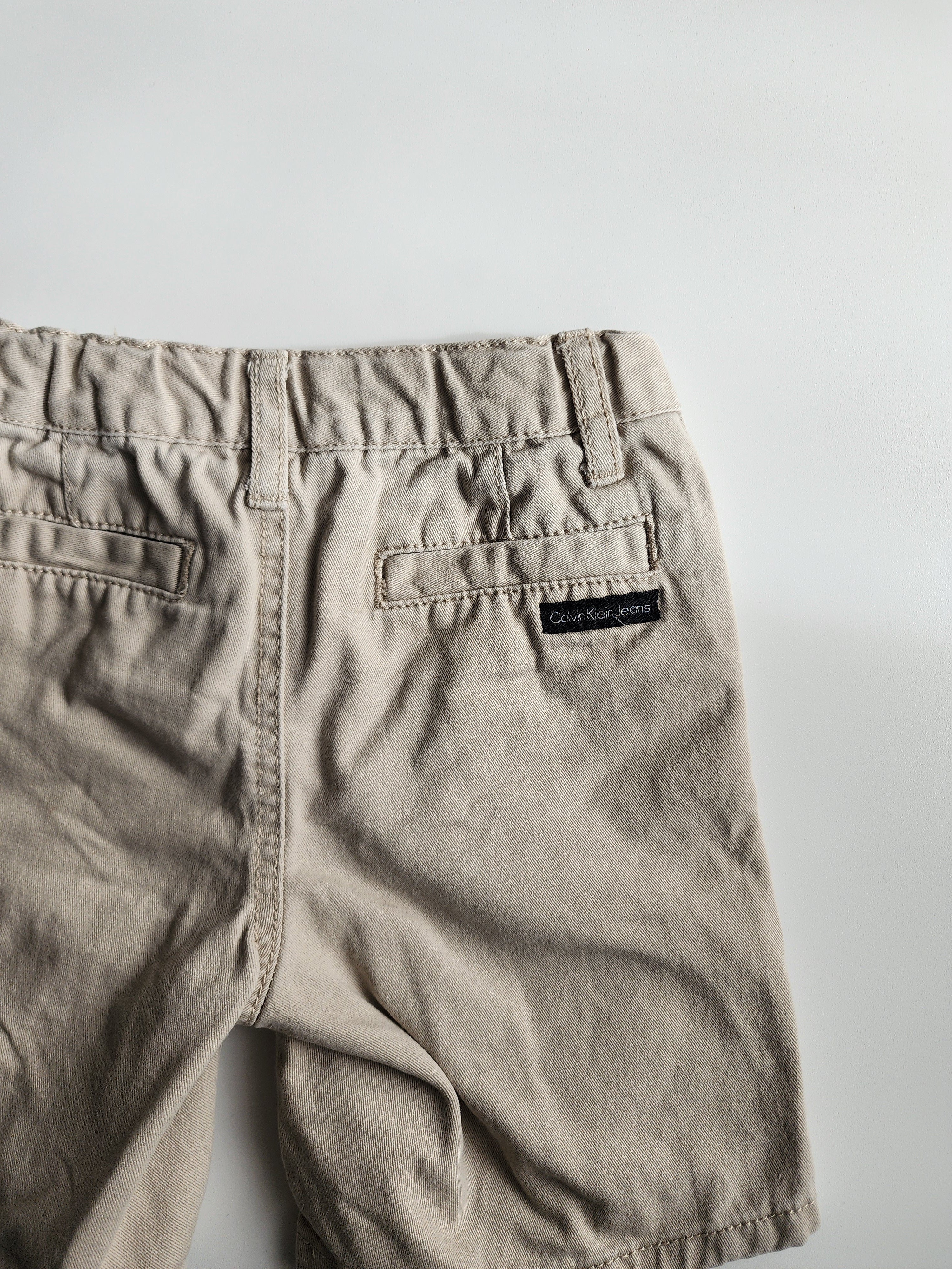 Short Calvin Klein – 2 ans – Très bon état