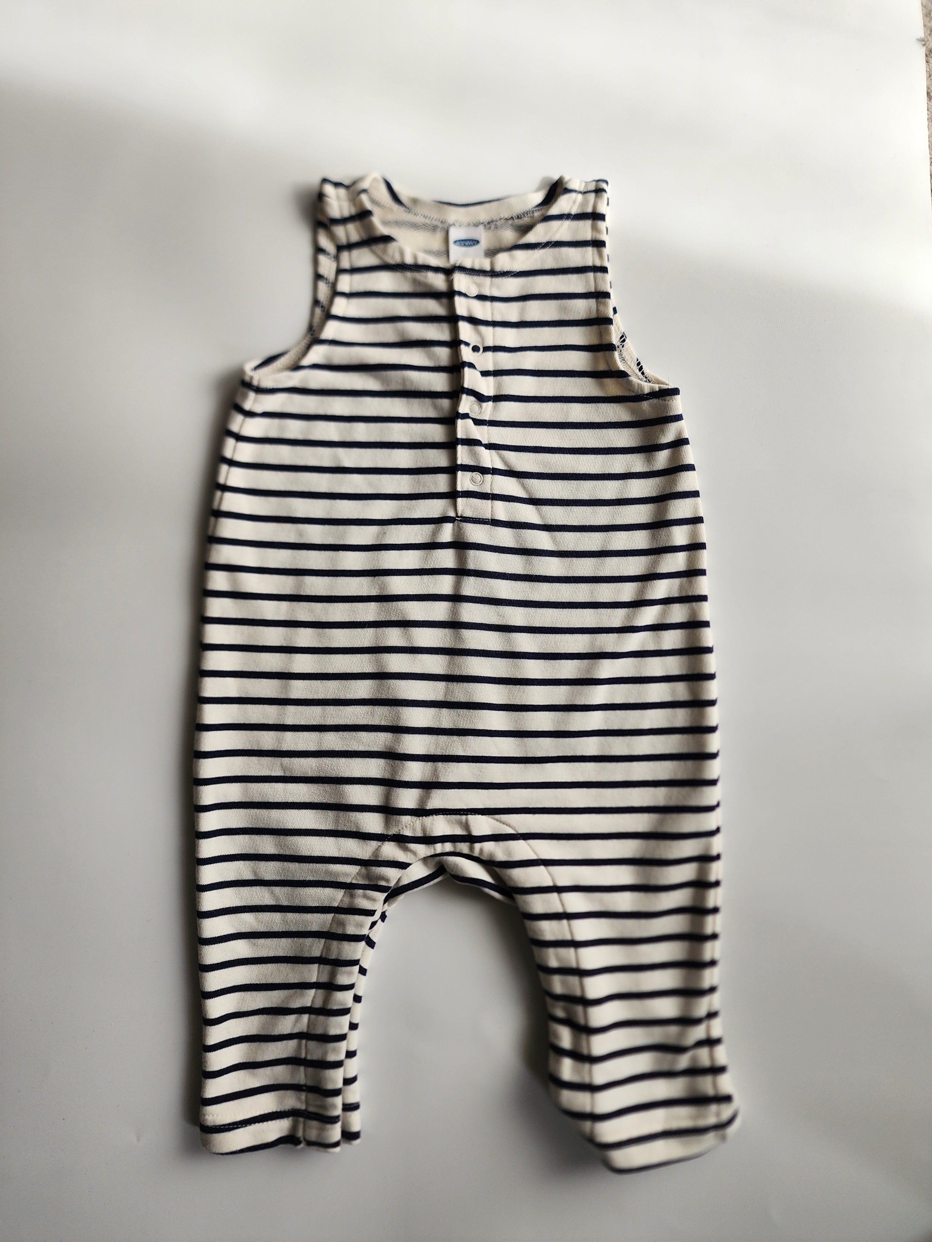 Salopette Old Navy –6-12 mois – Très bon état