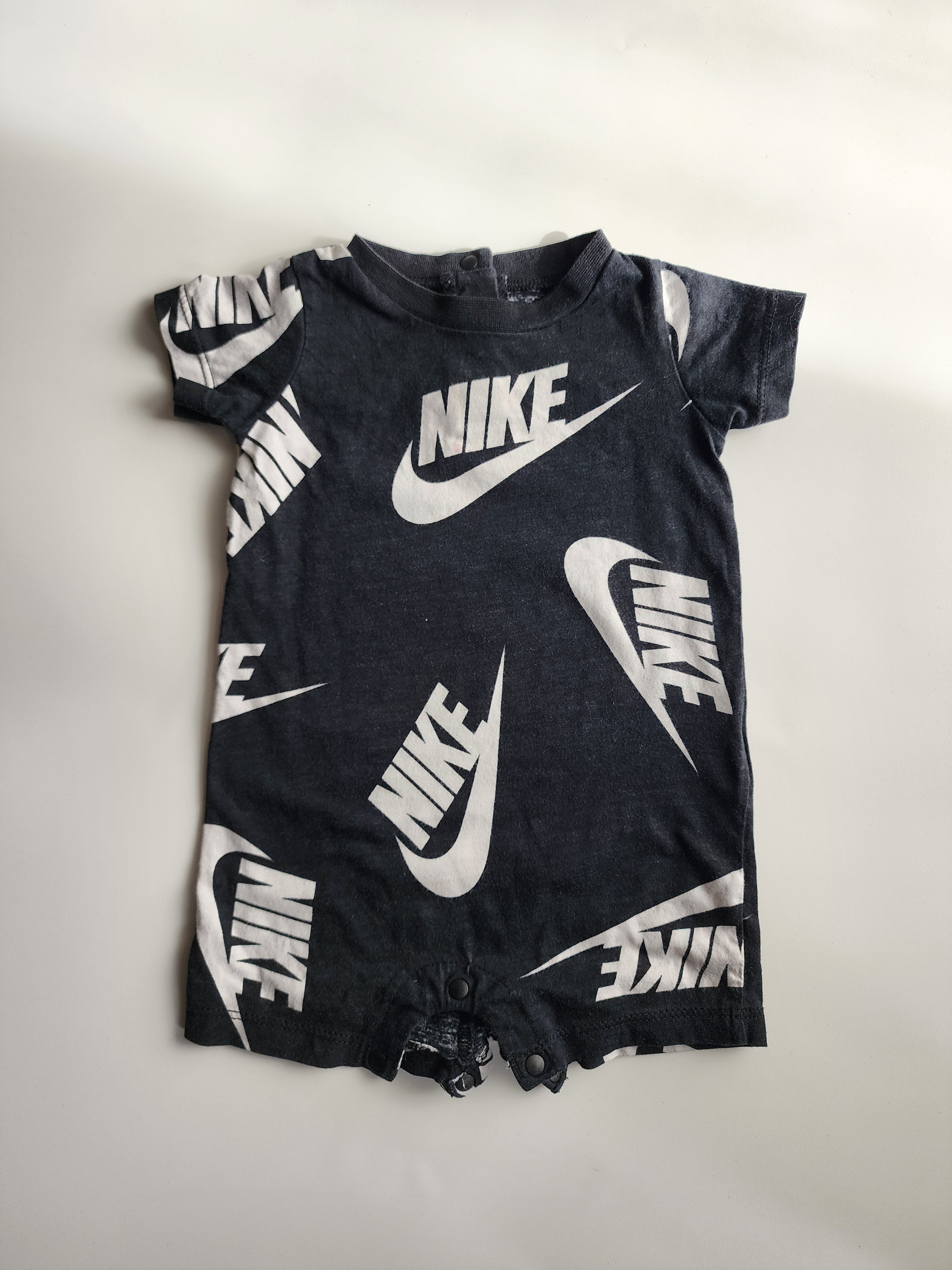 Ensemble Nike – 9 mois – Très bon état