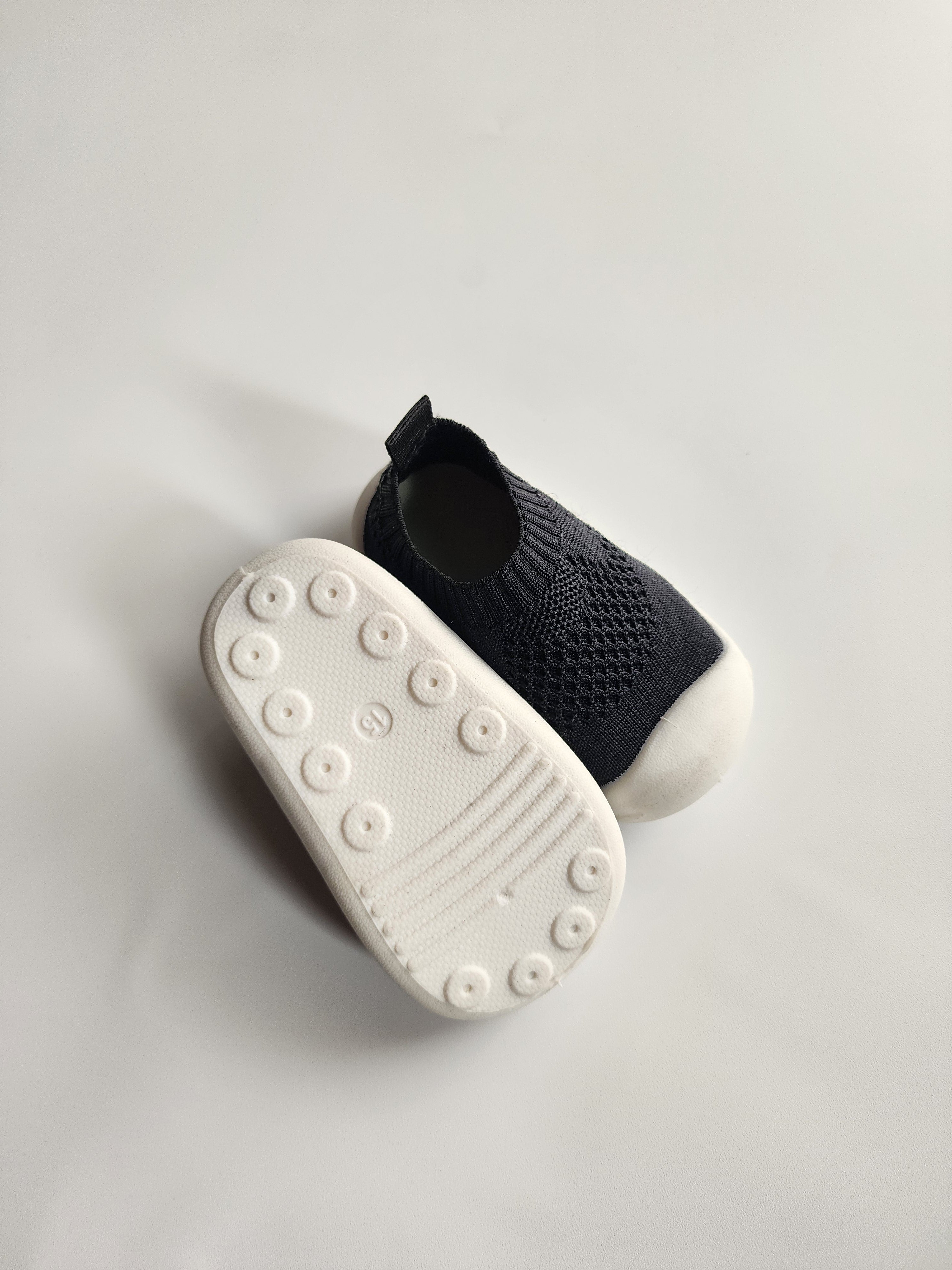 Chaussures premiers pas – Taille 15 – Neuve