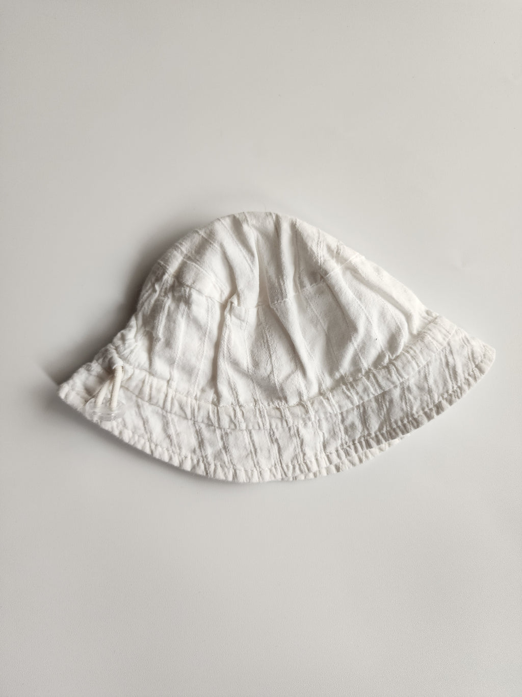 Chapeau Shein réglable – 0-3 mois – Très bon état