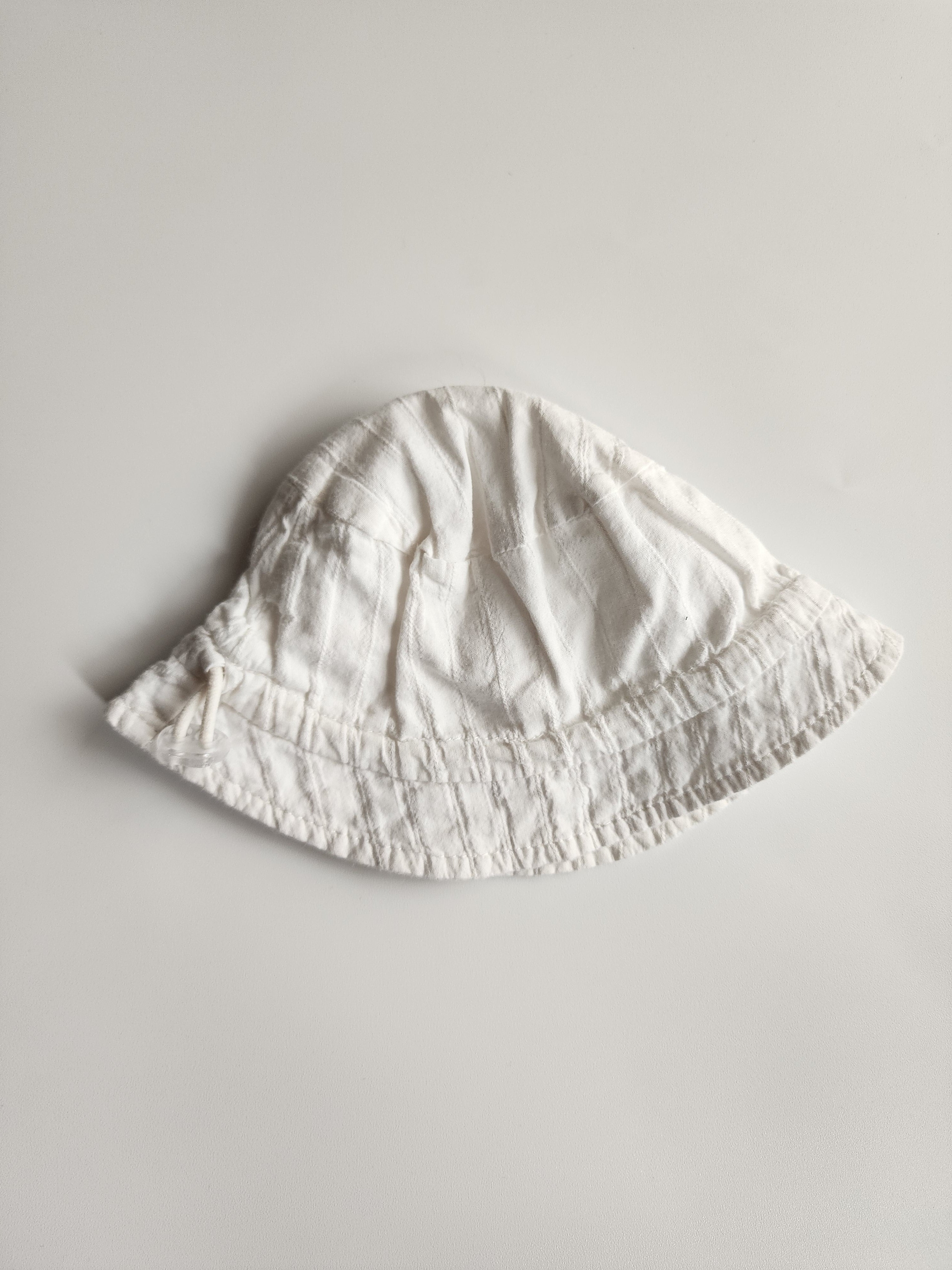 Chapeau Shein réglable – 0-3 mois – Très bon état