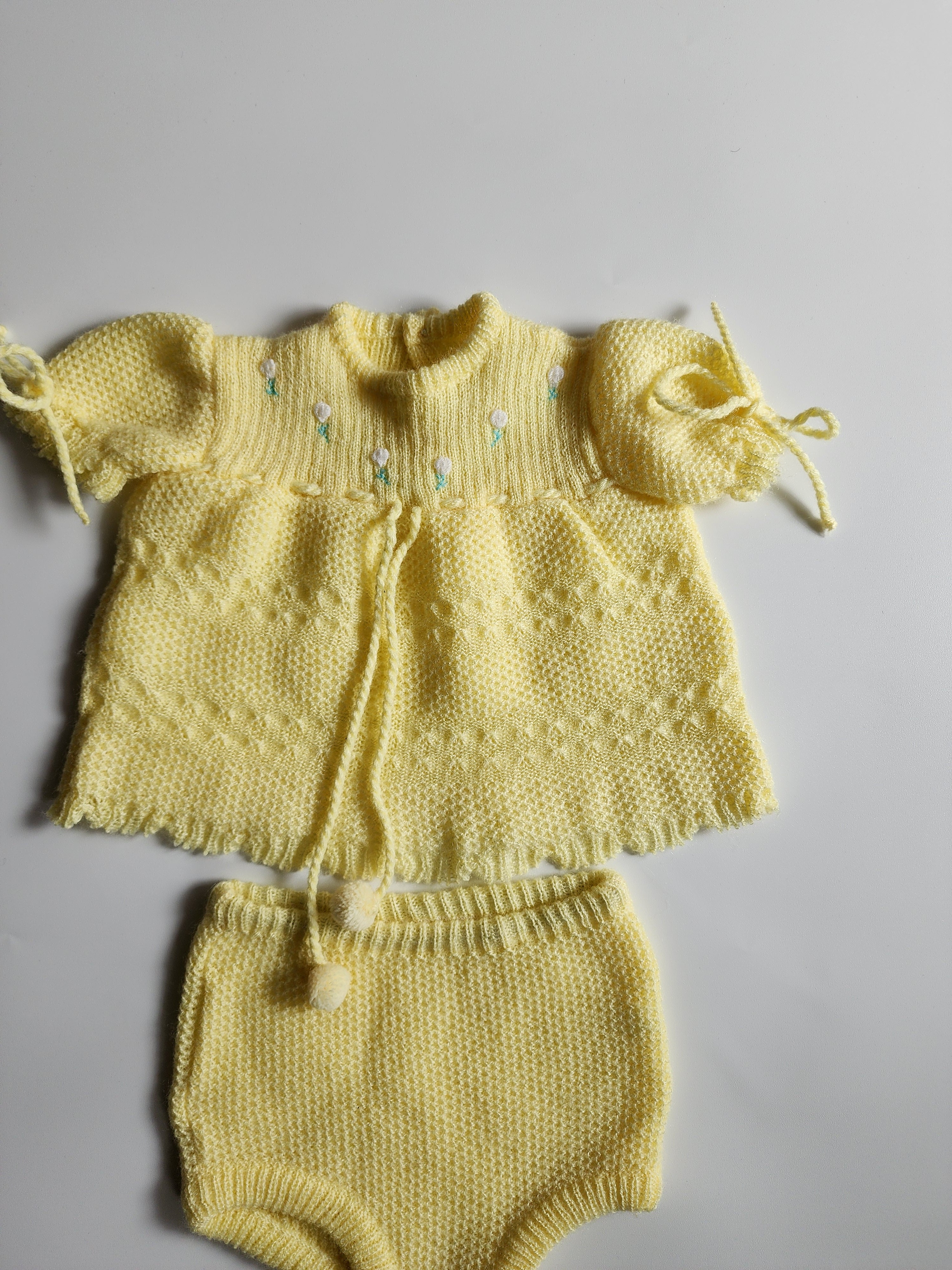 Robe + culotte tricot jaune – 3-6 mois – Très bon état