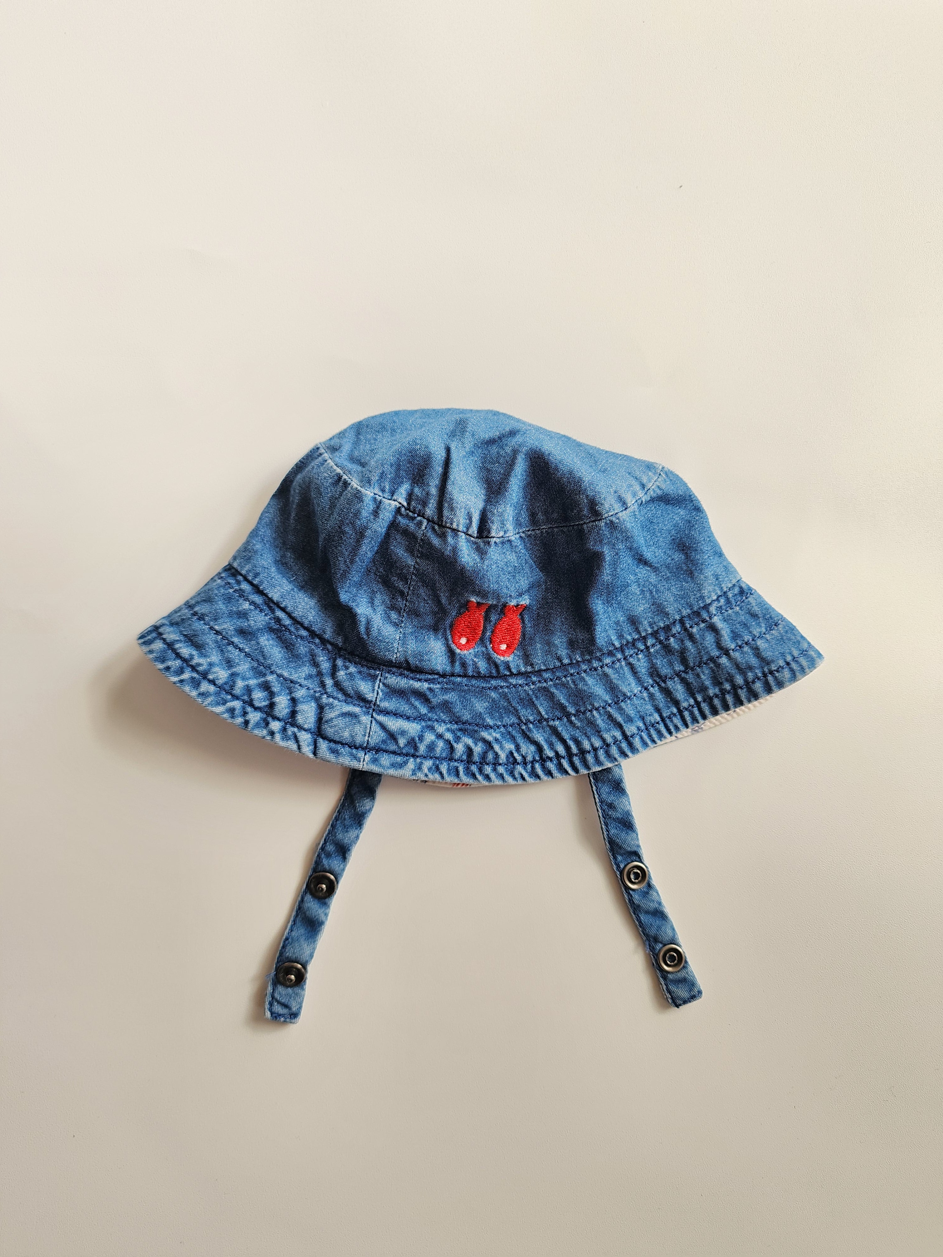 Chapeau jean – 0-3 mois – Très bon état