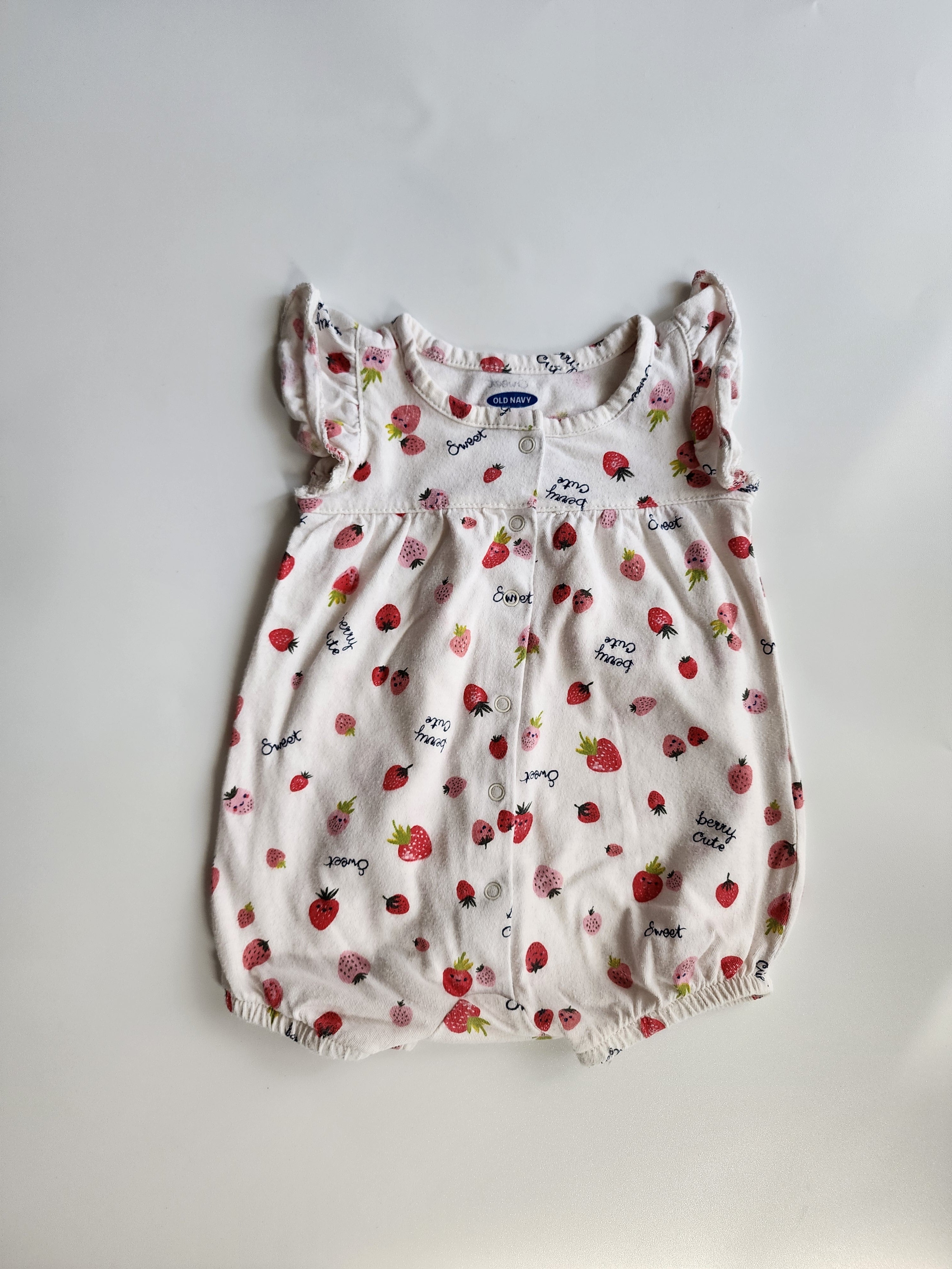 Combinaison fraise Old Navy – 0-3 mois – Très bon état
