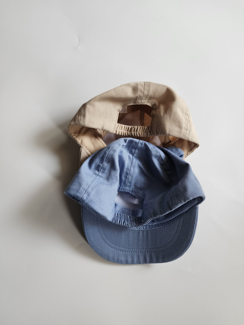 Lot 2 casquettes Primark – 3-6 mois – Très bon état