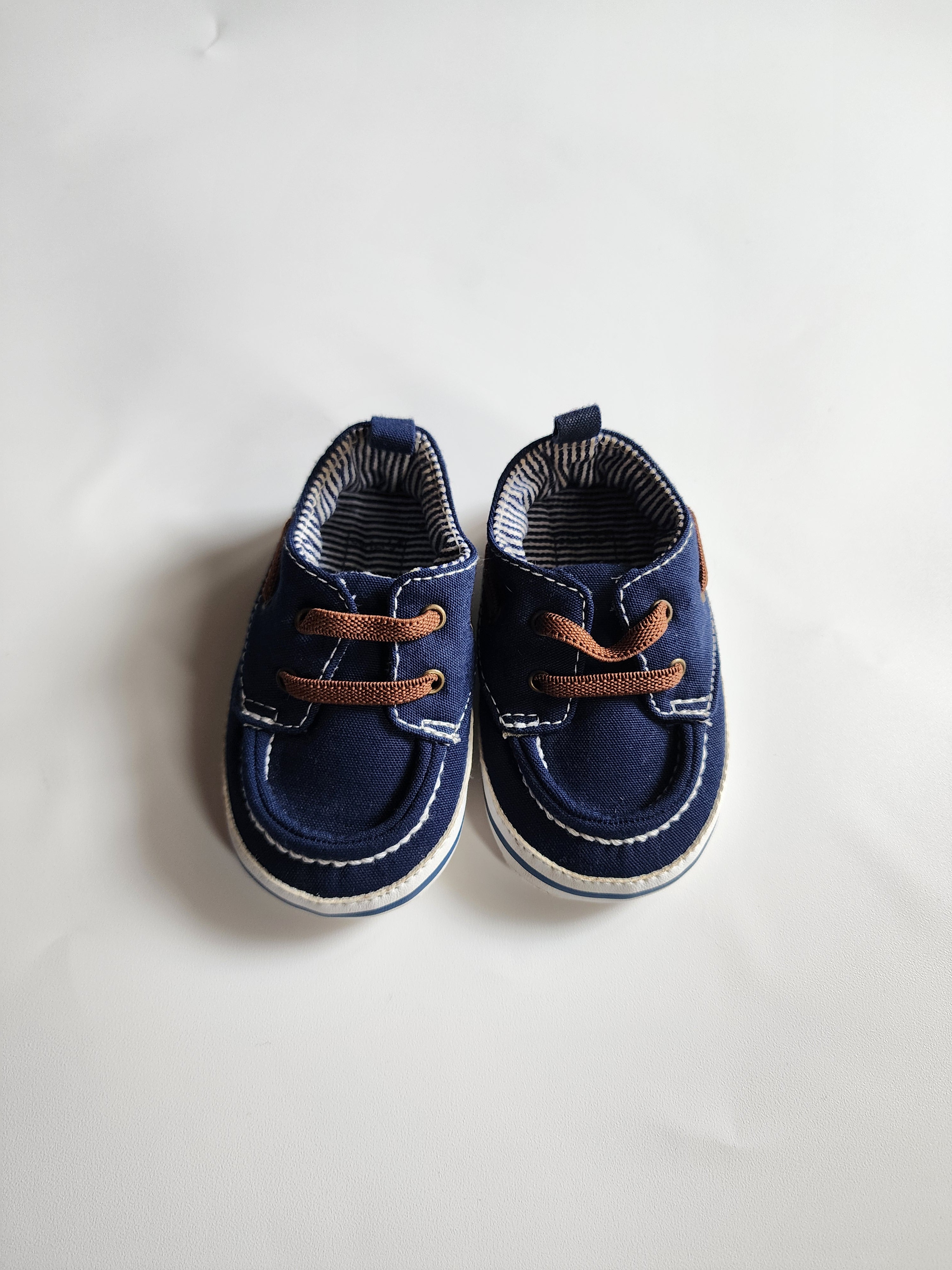 Chaussure souple Carter's – 3-6 mois – Très bon état