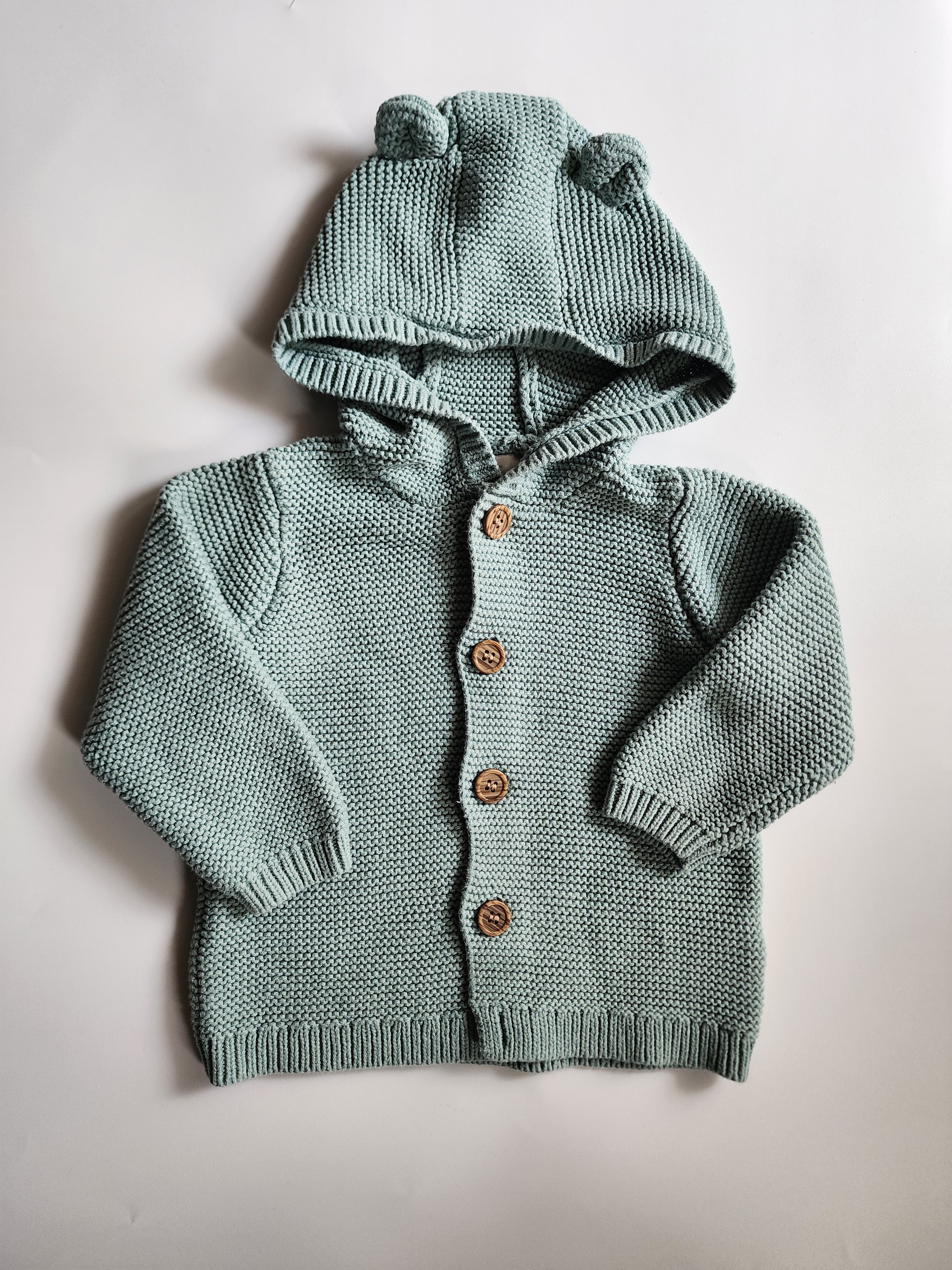 Veste à capuche tricot George – 12-18 mois  – Très bon état
