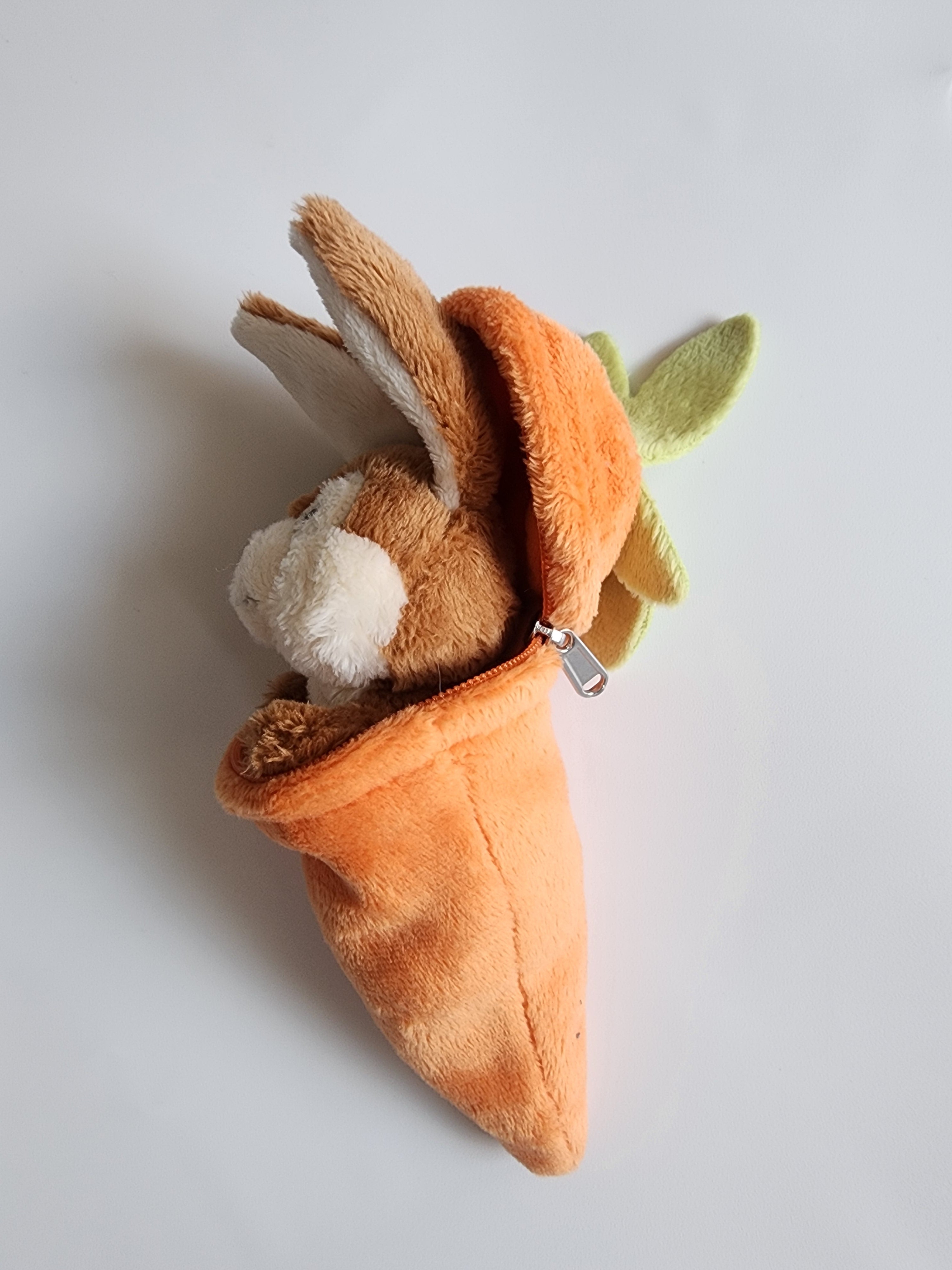 Peluche carotte et lapin 15 cm – Très bon état
