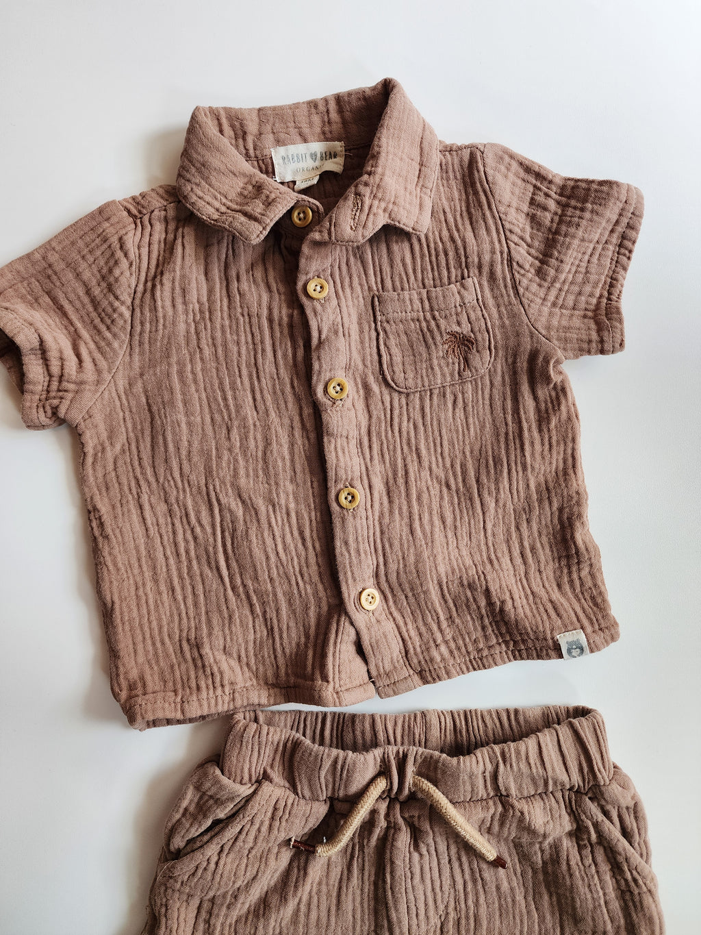 Ensemble chemise + short Rabbit Bear – 18 mois *Taille 12mois – Très bon état