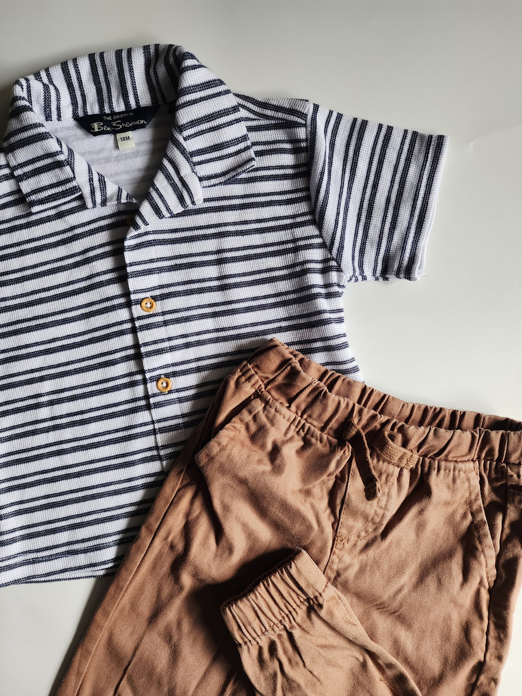 Ensemble polo et pantalon Ben Sherman – 18 mois – Très bon état