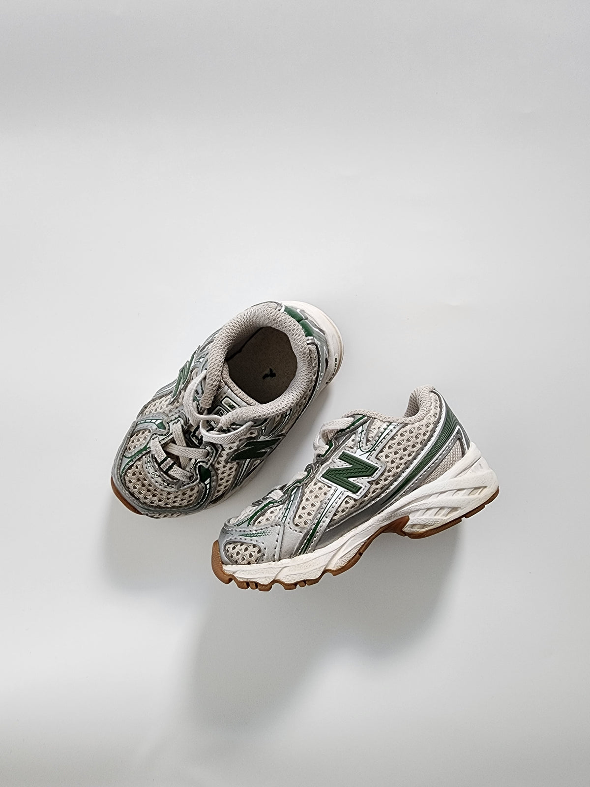 Basket New Balance 740 – EU : 21 / US : 5  – Trés bon état