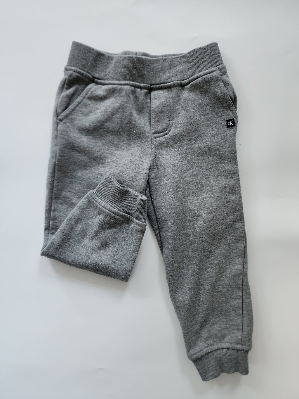 Pantalon Calvin Klein int. polaire – 3 ans – Trés bon état