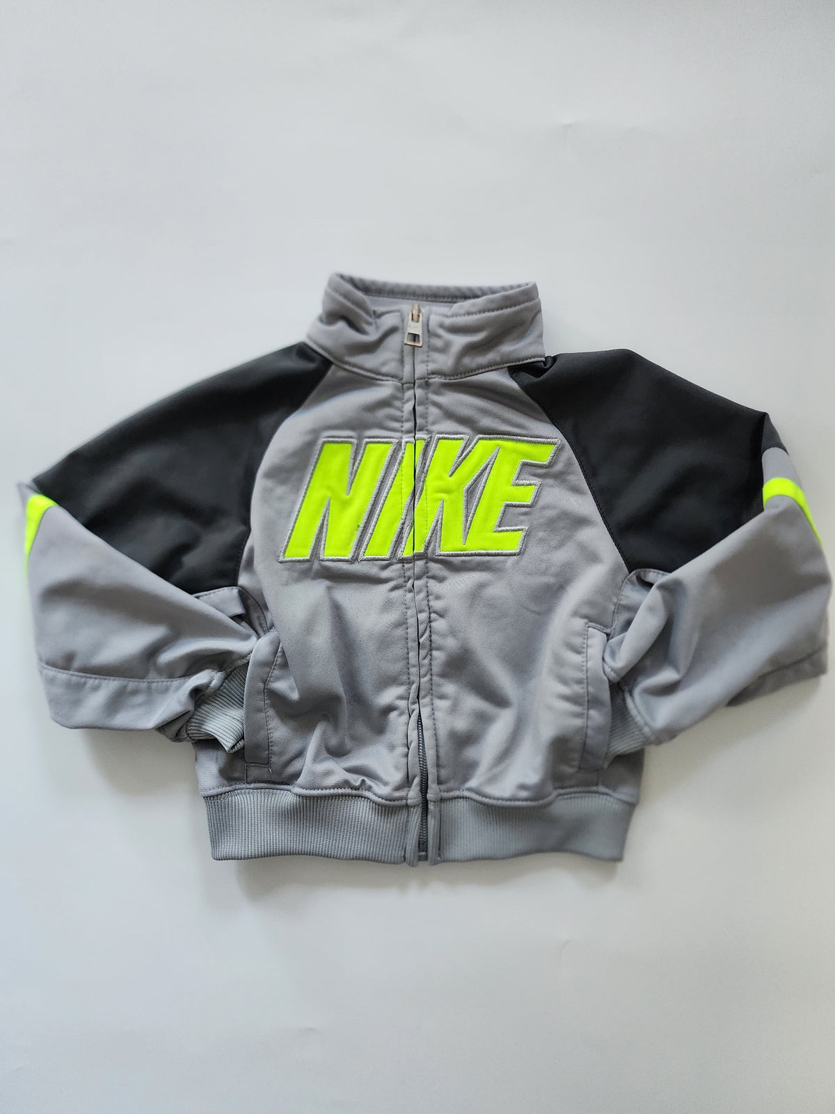 Veste à zip Nike – 2 ans – Trés bon état