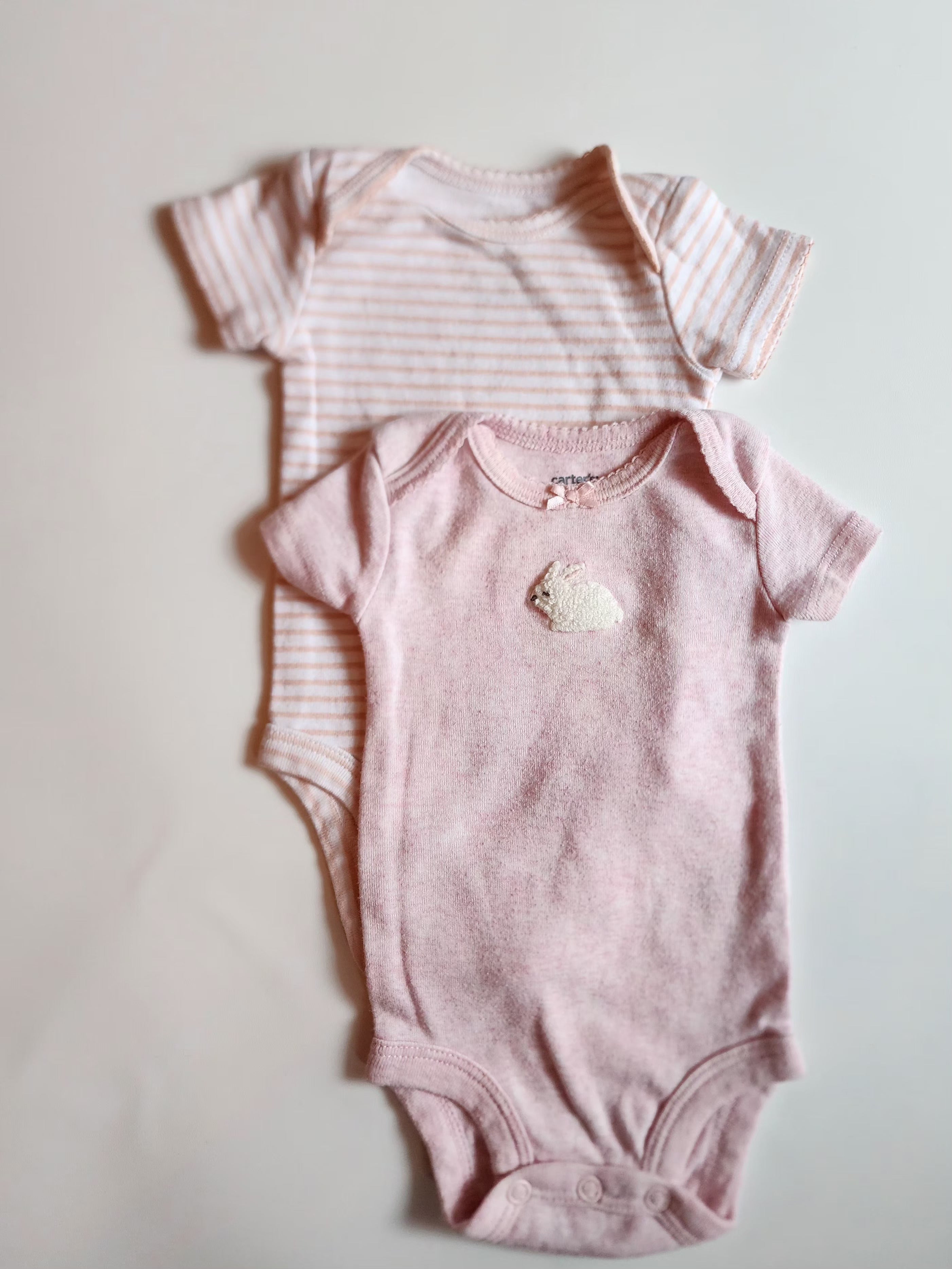 Lot 2 body Carter's – Nouveau-né – Très bon état