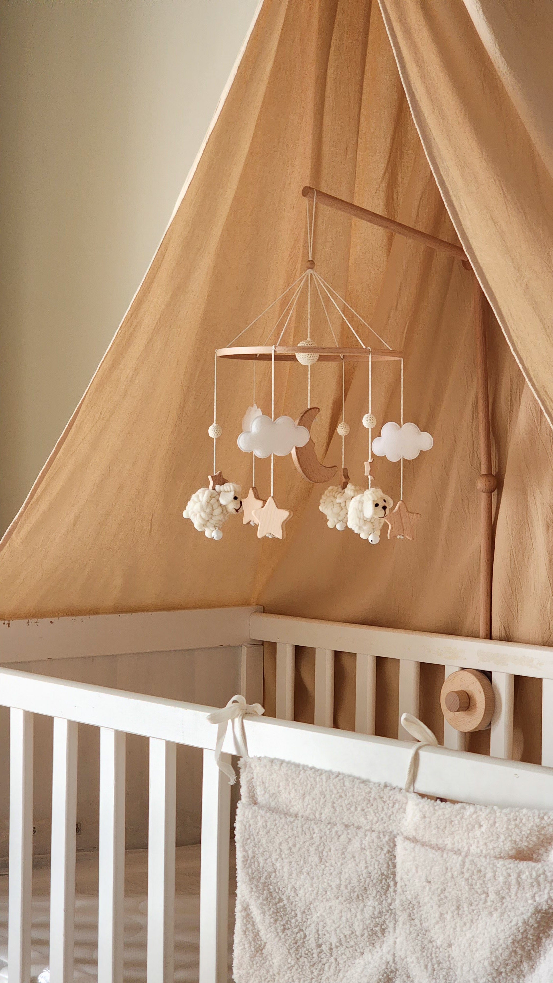 Cloche de lit support en bois – Très bon état