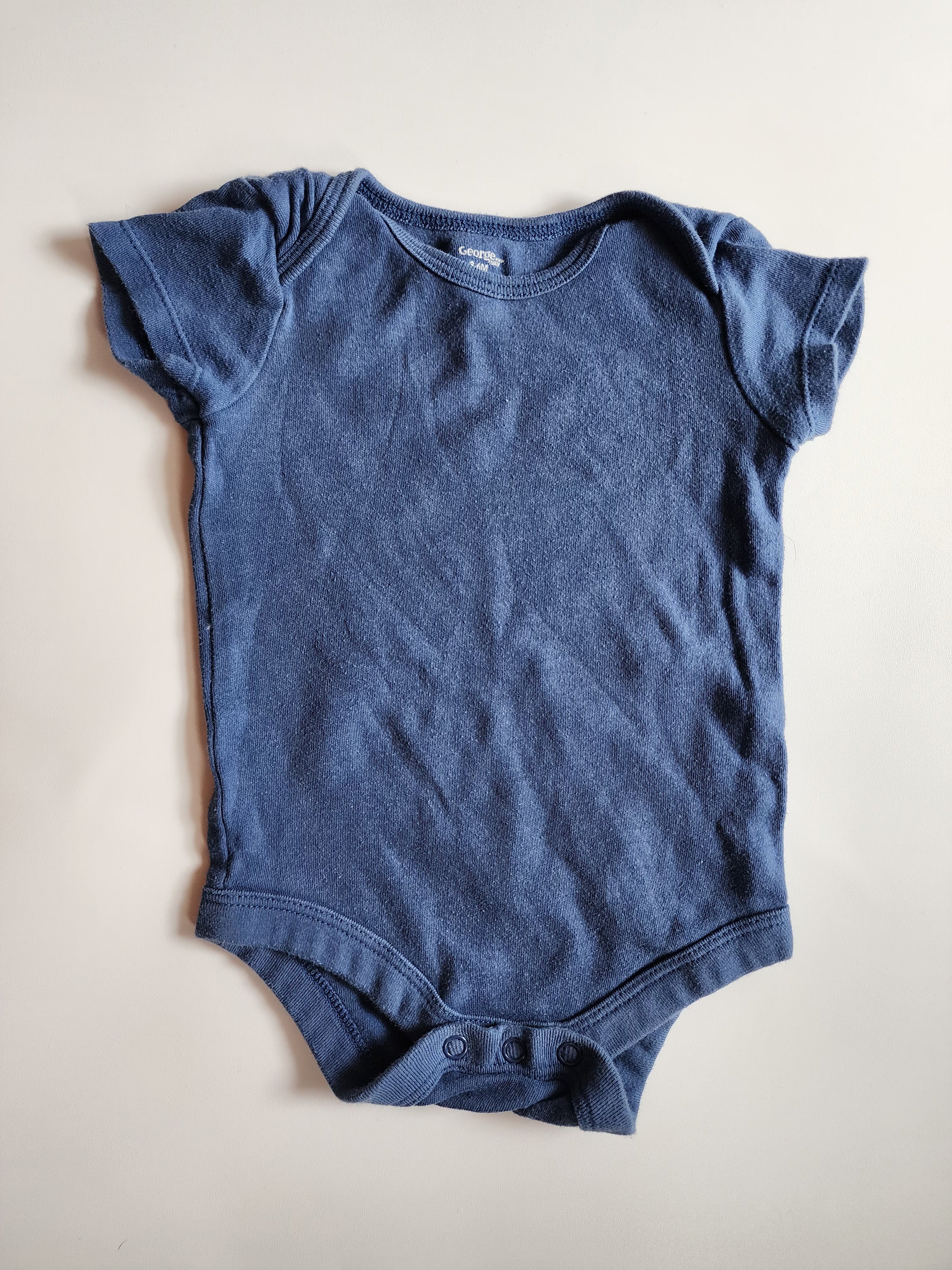 Body manches courtes George 100% coton – 3-6 mois – Très bon état