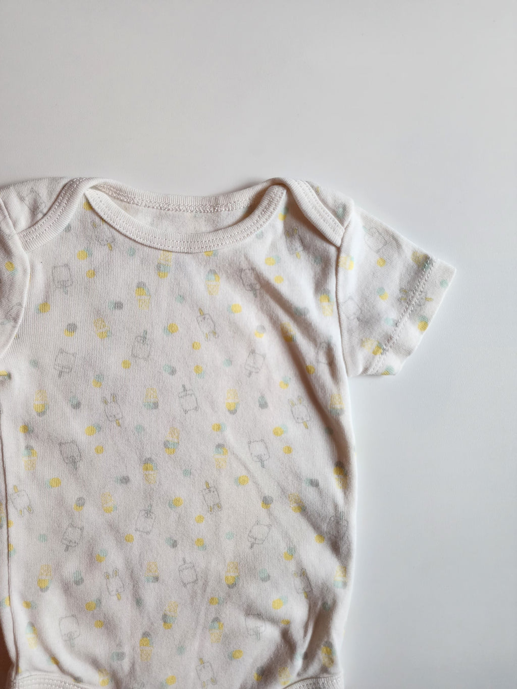 Body manches courtes Joe Fresh – 0-3 mois – Très bon état