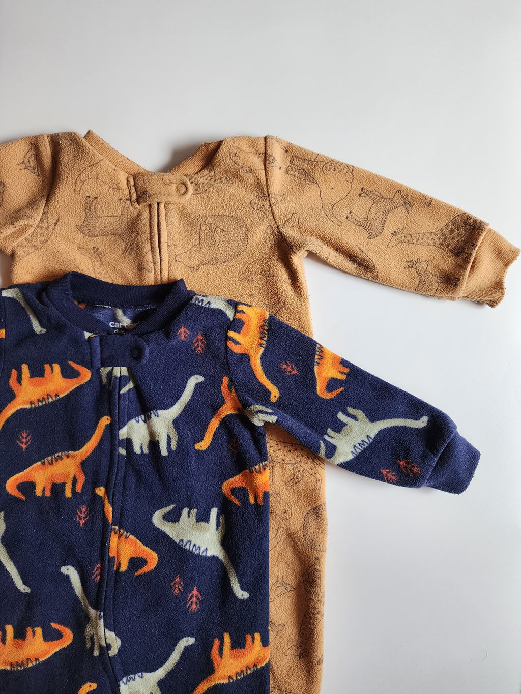 Lot 2 pyjamas polaire Carter's 6-9 mois – bon état