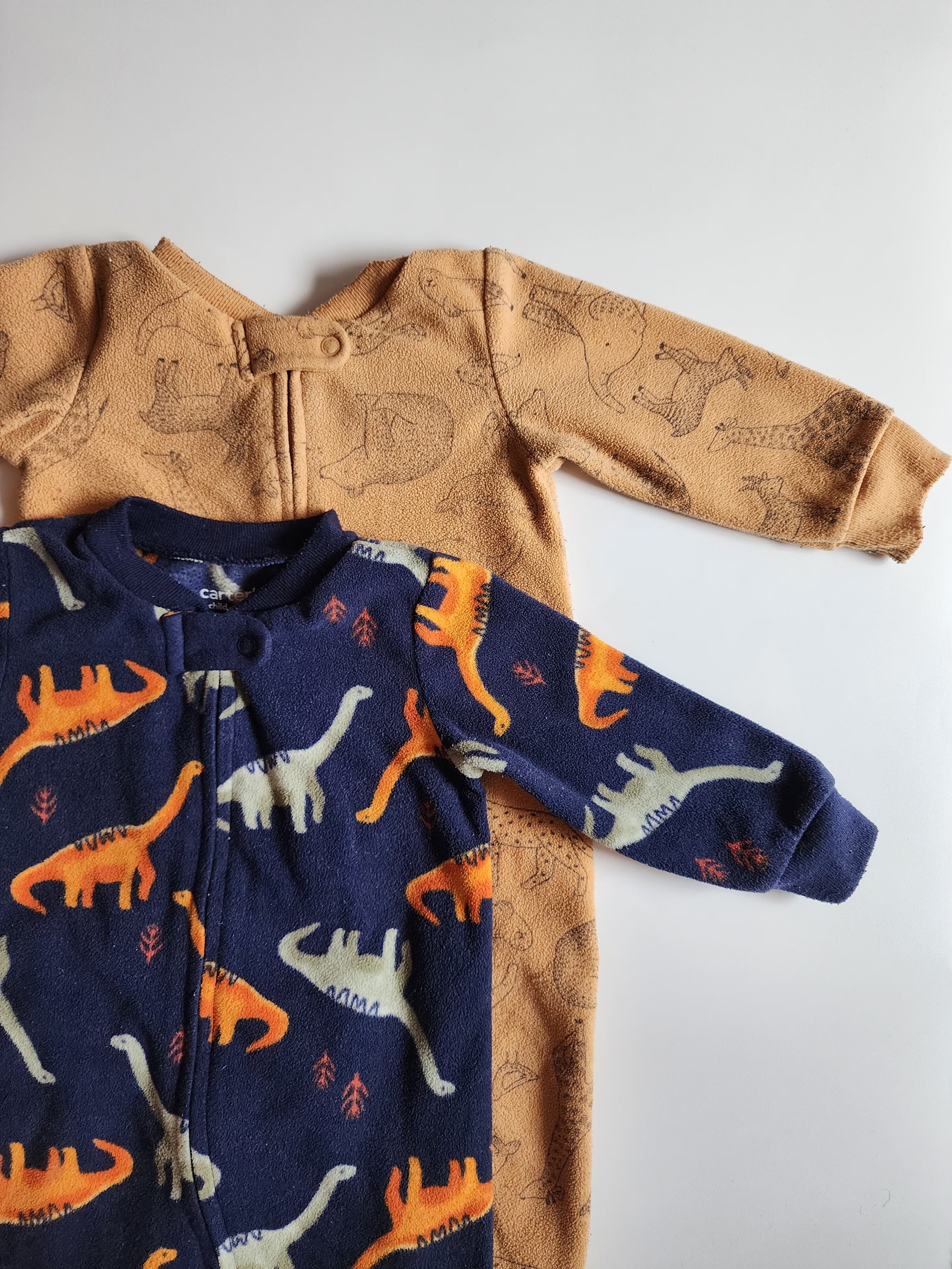 Lot 2 pyjamas polaire Carter's 6-9 mois – bon état