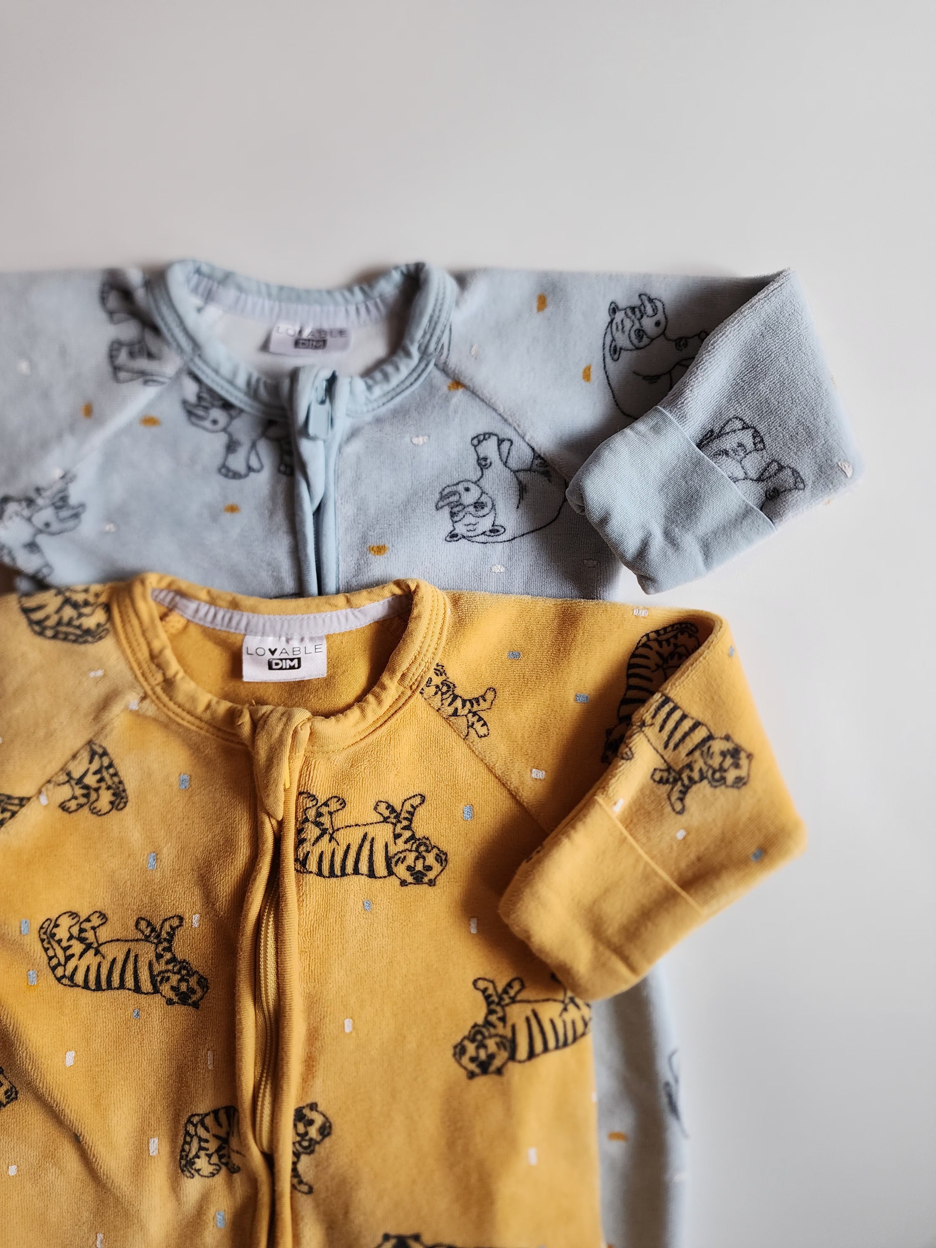 Lot 2 pyjamas DIM 9-12 mois – Très bon état