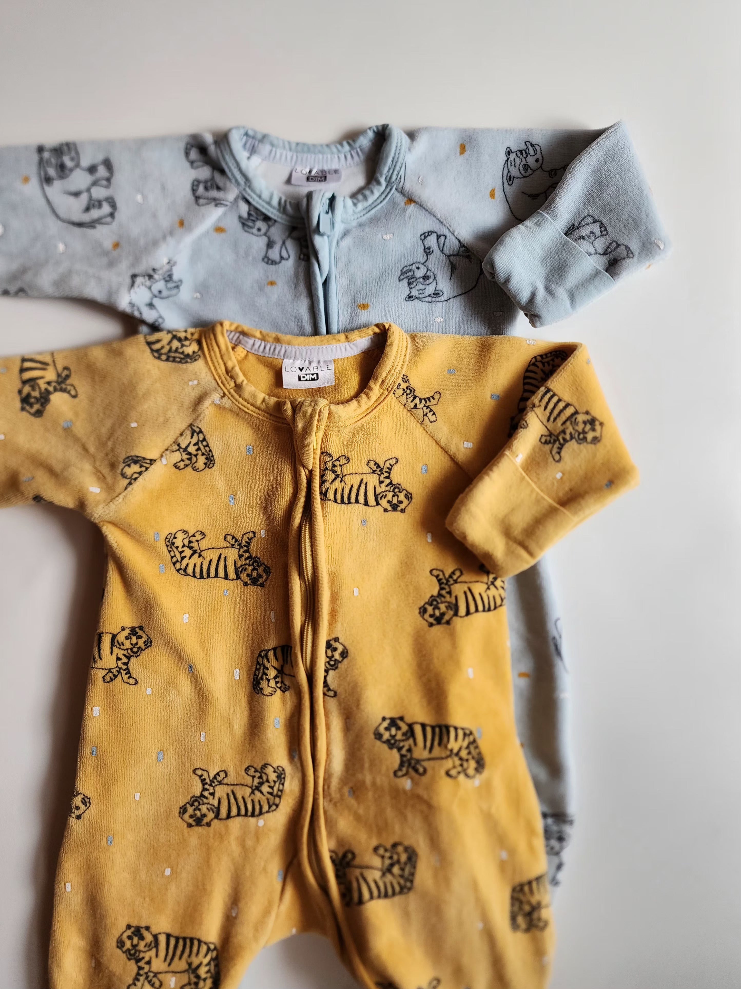 Lot 2 pyjamas DIM 9-12 mois – Très bon état